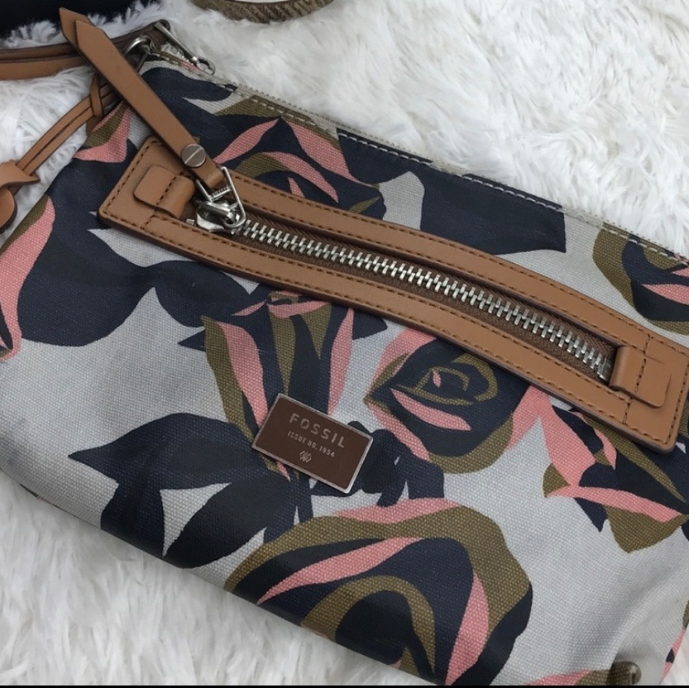 Fossil Floral Clutch